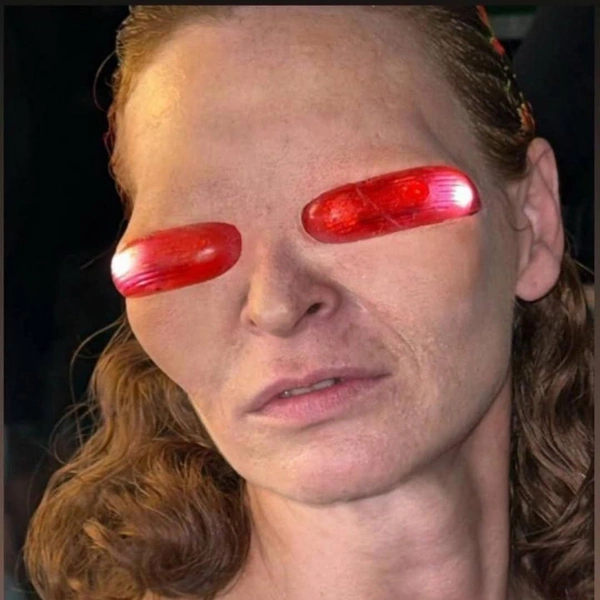 Макияж Фаризы Родригез для показа Lumpen