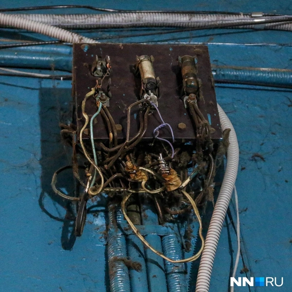 Щитки в доме очень старые | Источник: Наталья Бурухина / NN.RU