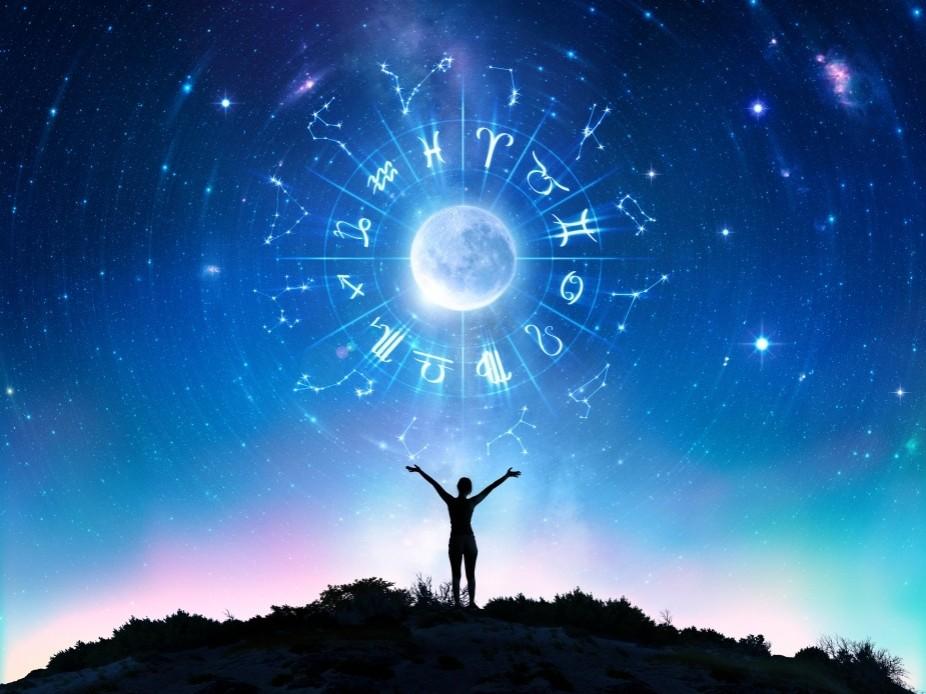 Роковые Рыбы: что говорят звезды о женщинах, рожденных 8 марта