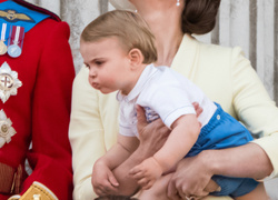 Как герцогиня Кейт отучает принца Луи от плохих привычек
