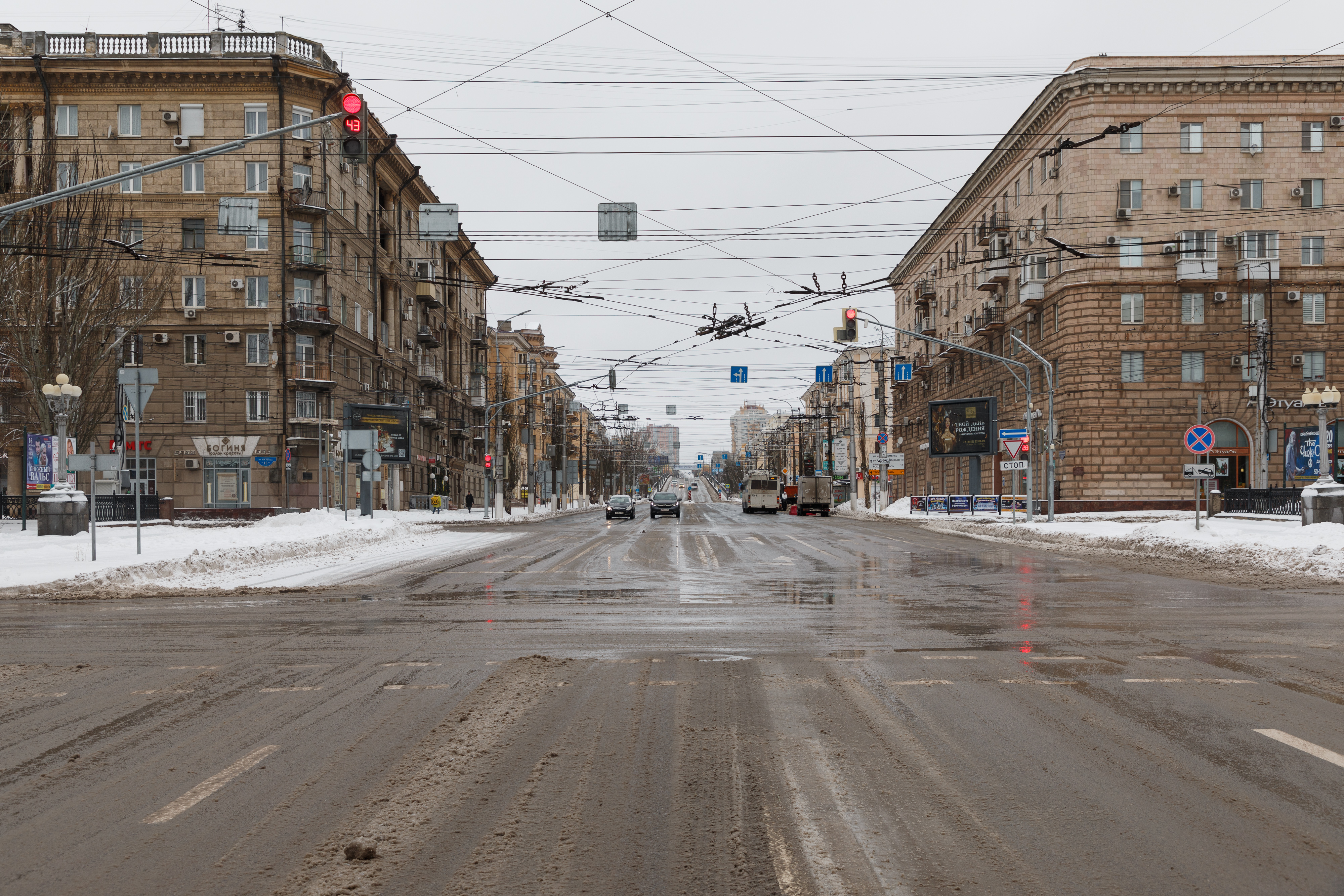 На опасном перекрестке в центре Волгограда перекроют оставшиеся подземные переходы 