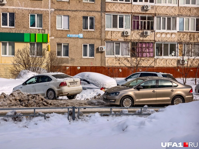 Парковка в стиле «Лего» | Источник: Булат Салихов / UFA1.RU