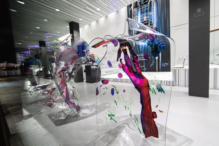 В пространстве Hyundai Motorstudio в Москве открылась выставка современного цифрового искусства «Мир на проводе»