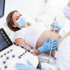 Беременность во время пандемии: врачи назвали главную опасность