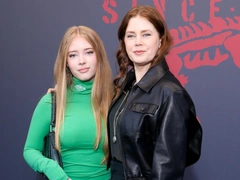 Новая непо-бейби Голливуда: 20 фото дочки Эми Адамс, которая выросла копией Скарлетт Йоханссон
