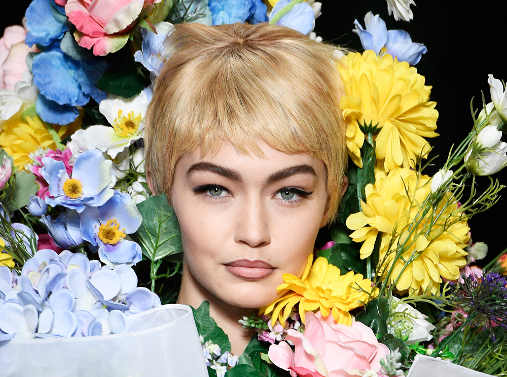 Moschino SS 18 | marieclaire.ru