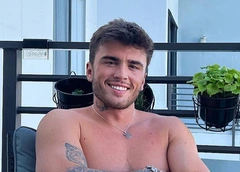 В TikTok нашли двойника Егора Крида и Тимати: англичанин покорил сердца русскоязычных подписчиц