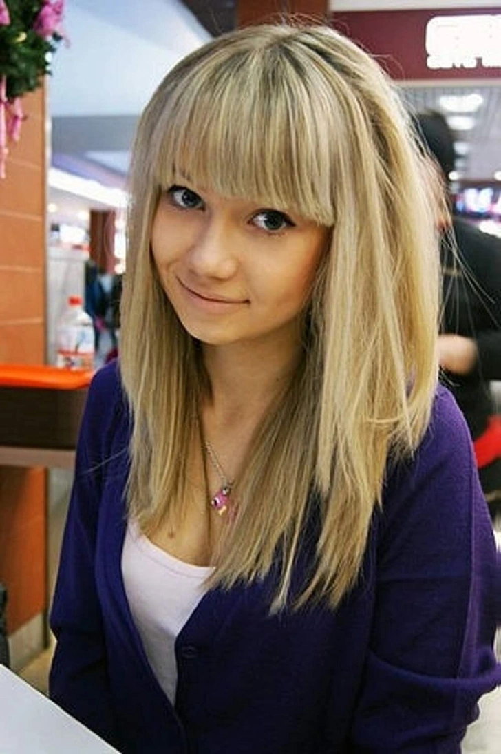 Жас әйелмен үстел үстінде секс (нағыз порно)