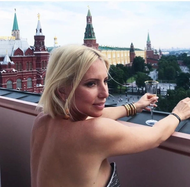 Бывшая супруга Тимура Иванова — Светлана Захарова — известна в светском обществе | Источник: zakharova_sveta / Instagram (деятельность запрещена в РФ)