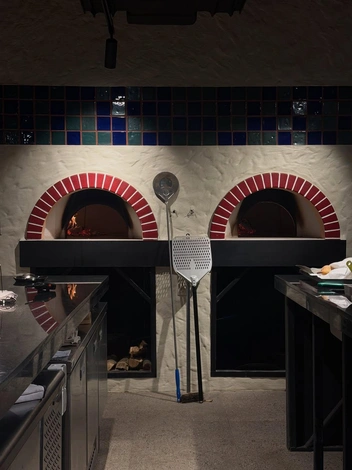 В ресторане собственные печи | Источник: temnyles_restaurant / Instagram.com (Признан экстремистским и запрещен на территории РФ)