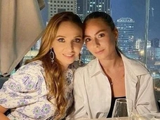 Стильное мини, море цветов и ресторан в Дубае: старшая дочь Татьяны Навки отметила 25-летие