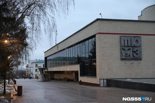 ТЮЗ, который ремонтирует «Арт Ремстрой», должен быть готов 31 августа | Источник: Евгений Софийчук / NGS55.RU