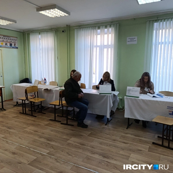 Люди пришли с самого утра | Источник: Даниил Конин / «ИрСити»