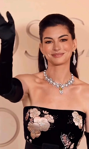Она участвовала в церемонии «Оскар» в 2026 году | Источник: annehathaway / Instagram (экстремистская организация, деятельность запрещена на территории РФ)