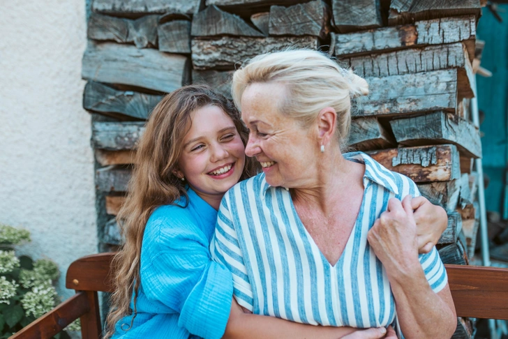 Копила на ЭКО 10 лет, родила в 65 и лишилась родительских прав из-за побоев: что случилось с Валентиной Подвербной | Источник: Halfpoint/Shutterstock/Fotodom.ru