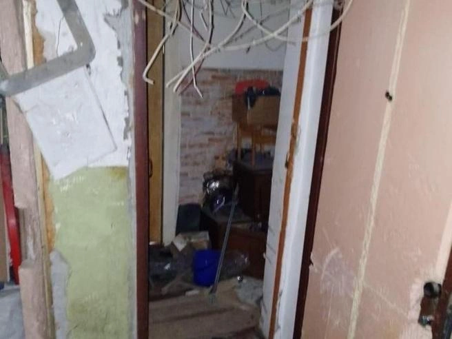 Украденное имущество жильцов, которое власти обещали сохранить под опись, пошло по рукам мародеров | Источник: жители Нариманова
