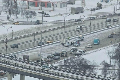 Многокилометровая пробка на МКАД из-за ДТП с несколькими авто