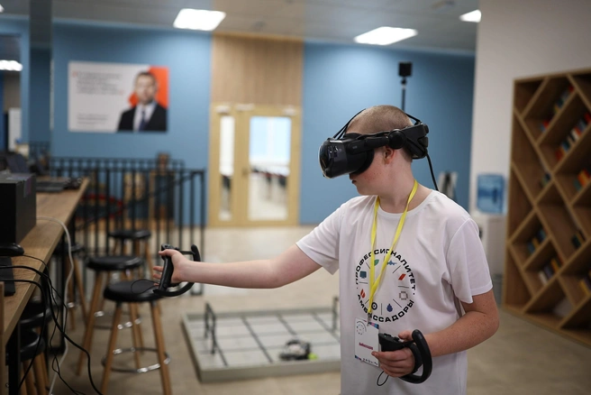 Ученики могут использовать для обучения VR-шлемы | Источник: Фонд «Вольное Дело»