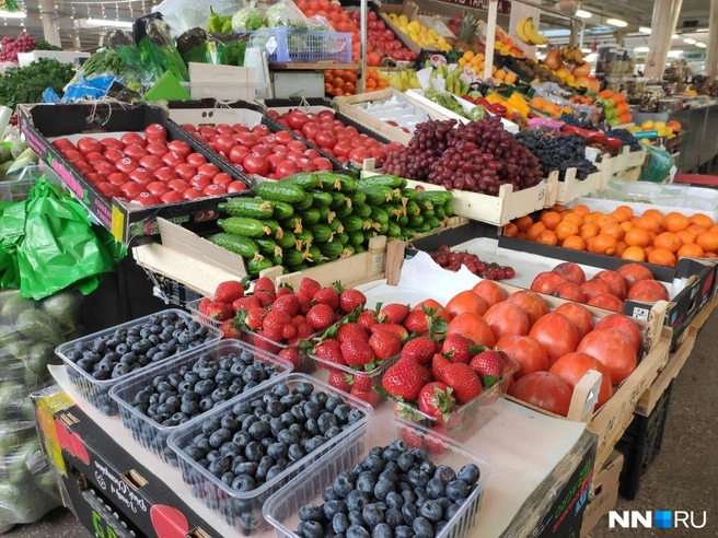 Огурцы у некоторых продавцов стоят по 400 рублей за килограмм | Источник: Наталья Бурухина / NN.RU