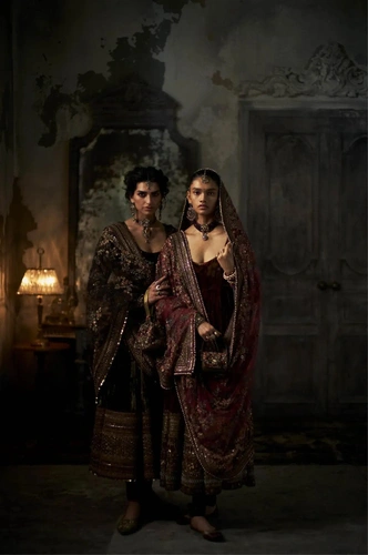 Источник: sabyasachi.com