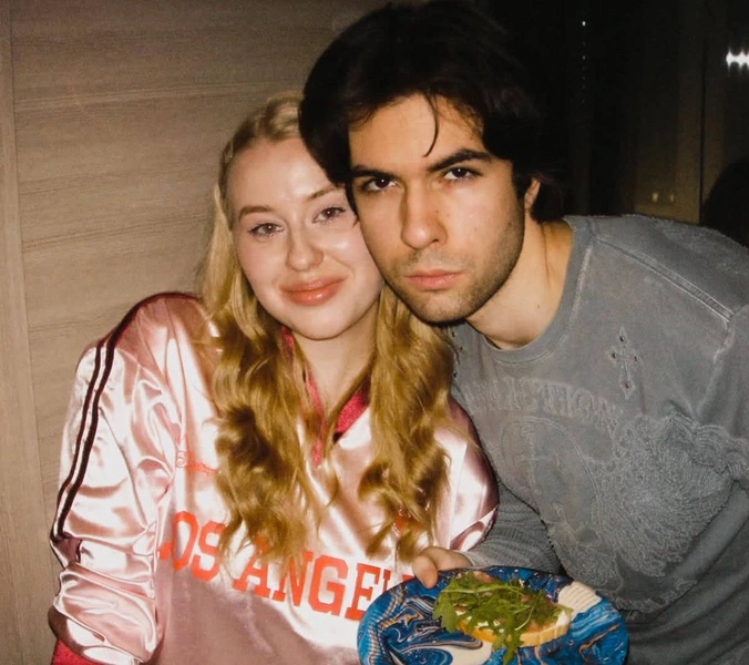 Тимофей со своей девушкой Дашей | Источник: Соцсети