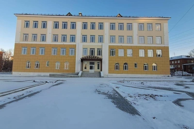 В Омске дольше всего ремонтируют гимназию № 88