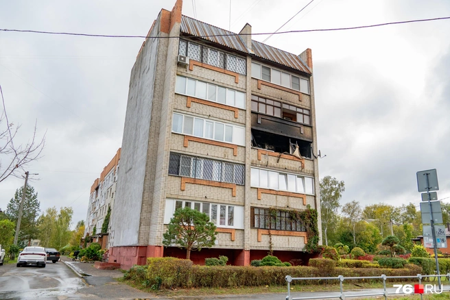 Специалисты ГУ МЧС по Ярославской области организовали проверку из-за пожара. Прокуратура Красноперекопского района поставила ее ход и результаты на контроль | Источник: Кирилл Поверинов / 76.RU