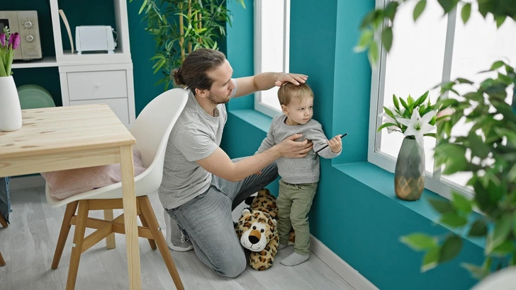 «Мы так ждали ребенка, а теперь схожу с ума: мой ли он?»: историю героя комментирует провокативный психолог | Источник: Krakenimages.com/Shutterstock/Fotodom.ru