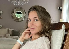 «Какая фигура!»: родившая второго ребенка Юлия Ковальчук позирует в нижнем белье