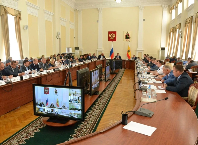 Заседание правительства Рязанской области впервые прошло в формате видеоконференции | ya62.ru