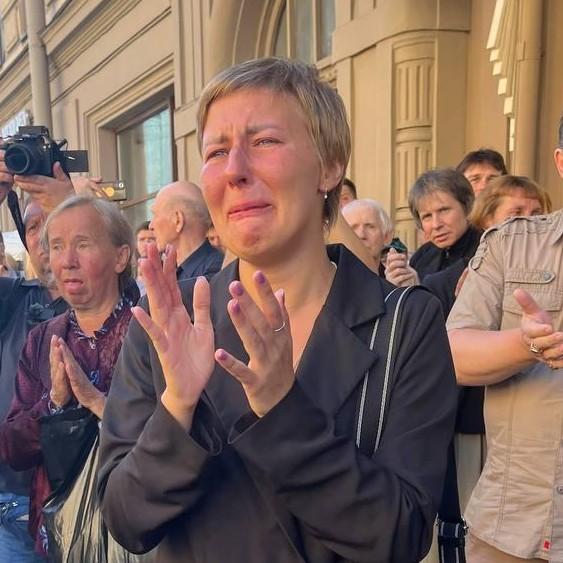 Последняя любовь Краско, 30-летняя Дарья Пашкова, истерит у открытого гроба: «Ванечка, ты был моей жизнью!»