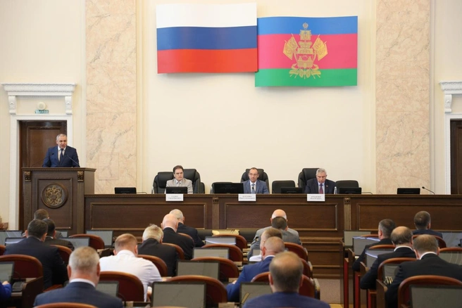 Доклад заслушали депутаты краевого парламента | Источник: пресс-служба Законодательного собрания Краснодарского края