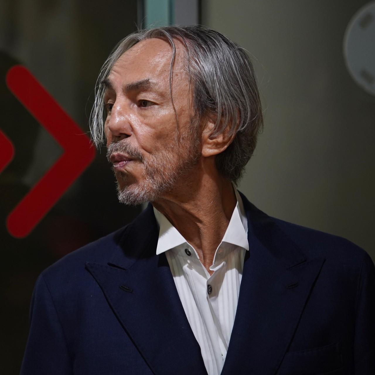 С Данатой и Альвиной, которых видел очень редко: дочь Умара Джабраилова показала семейное фото на 9-й день после смерти отца