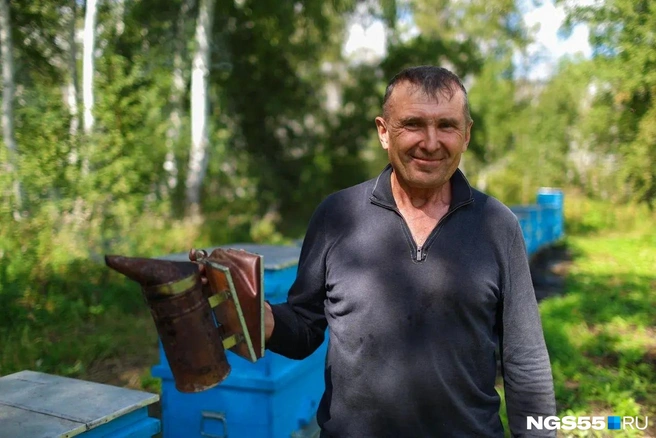Отказываться от пчеловодства Александр Пулич не намерен | Источник: Евгений Софийчук / NGS55.RU