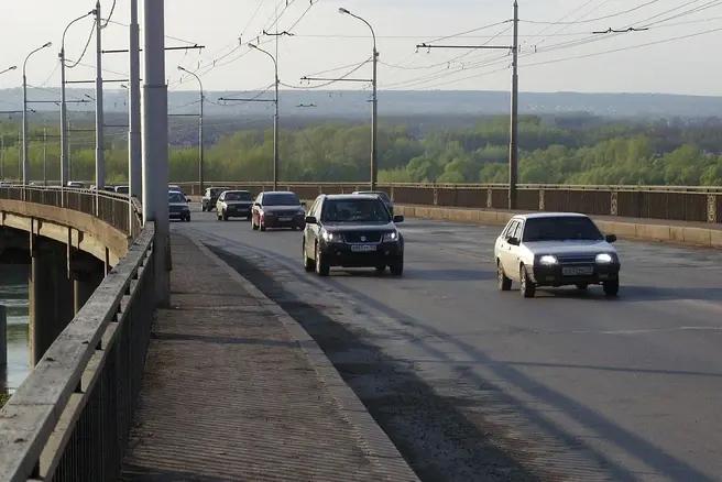 Большегрузам запретят заезжать на старый Затонский мост в Уфе