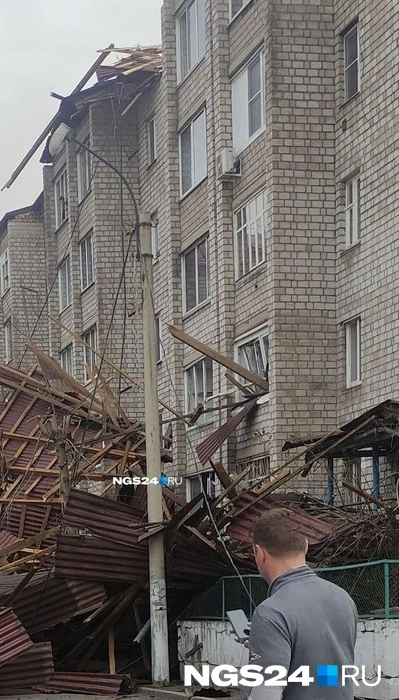 Завалы после ветра | Источник: Читатель NGS24.RU