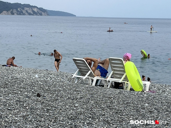 300 рублей за лежак — нормальная цена | Источник: Анна Грицевич / SOCHI1.RU