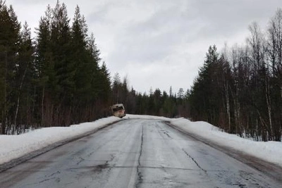 В Мурманской области автобус с пассажирами попал в кювет