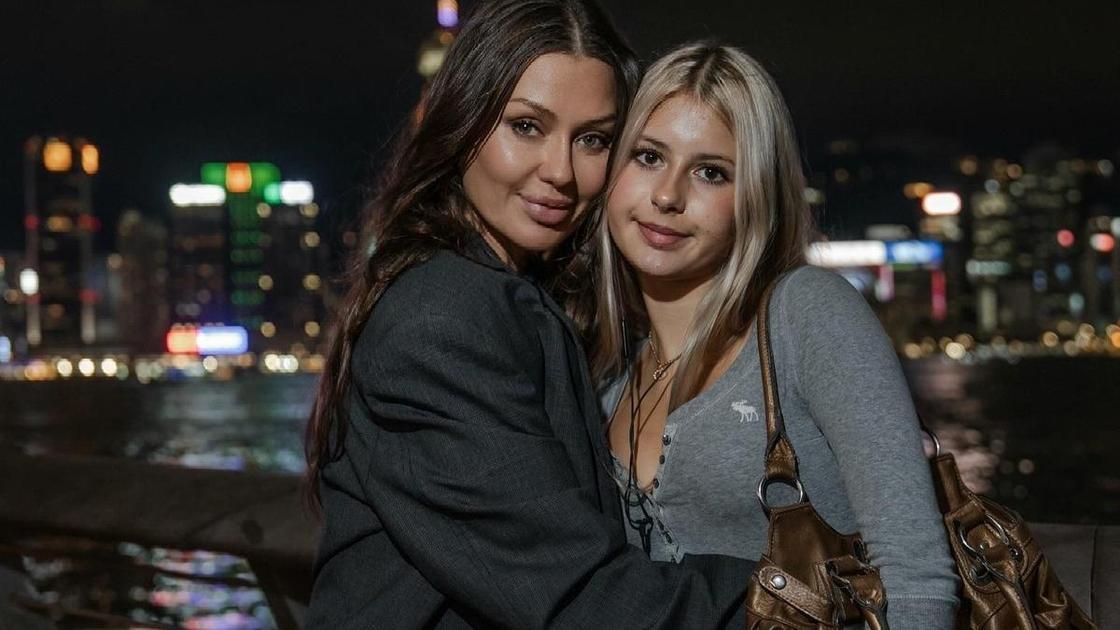 Не жизнь, а реалити-шоу: дочь Бони не ходит в школу и выпрашивает Birkin