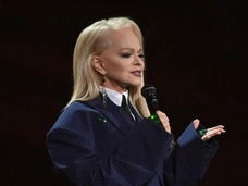 Забравшую деньги отправили в колонию на 7 лет, дропперов — на 4 года: итоги громкого дела с квартирой Ларисы Долиной