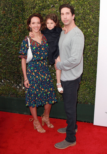 Мама и дочь подросток гармоничные доверительные отношения. Красивая мама с дочкой. Взрослые подруги. Счастливая мама с дочкой. Дочь друга 9.