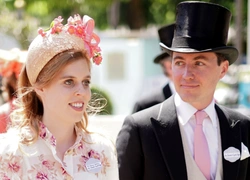 Лучшие образы на открытии скачек Royal Ascot 2022 (и очень много безумных шляп)