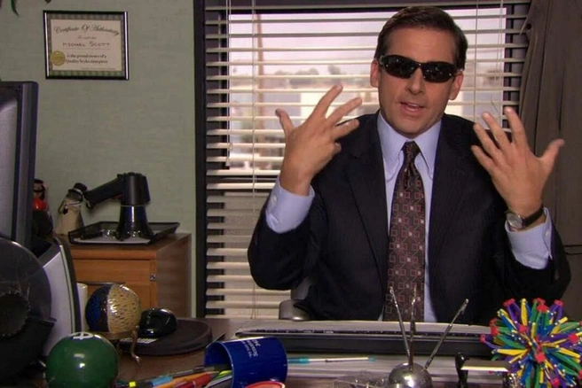 Майкл Скотт показывает, на сколько вопросов у него получилось ответить. У вас получится повторить его успех? | Источник: кадр из сериала «Офис» (18+), созд. Грег Дэниелс, NBC, 2005–2013 годы