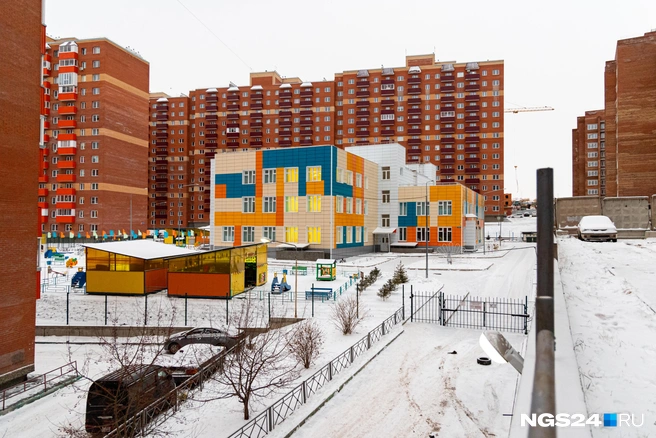 Так близко, но так далеко — на фото | Источник: Мария Ленц / NGS24.RU