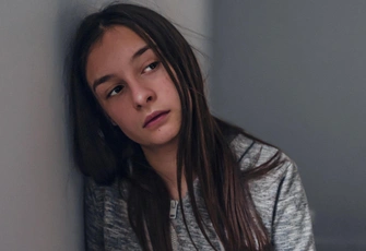 «Расстались с парнем, так как он не хочет отношений, но при этом говорит, что скучает и любит»