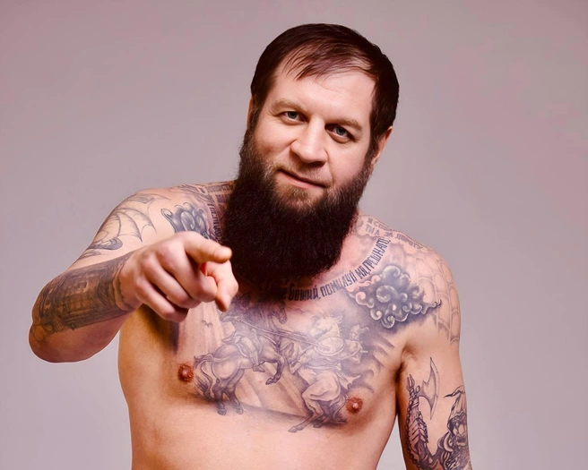 Если Александр однажды позовет вас прогуляться, постарайтесь ничего не планировать на ближайший год | Источник: Александр Емельяненко / Telegram.com