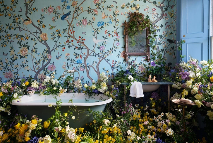 Обои de Gournay в декорациях от студии флористики Lucy Vail Floristry