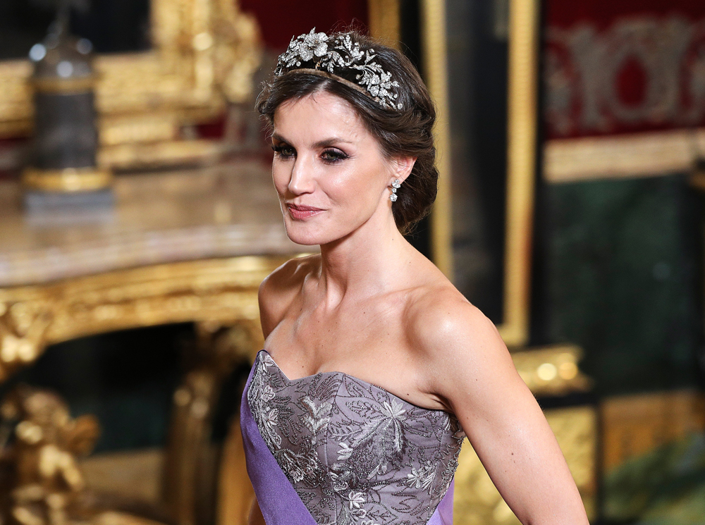 Как королева Летиция дает вторую жизнь своим знаменитым нарядам | marieclaire.ru