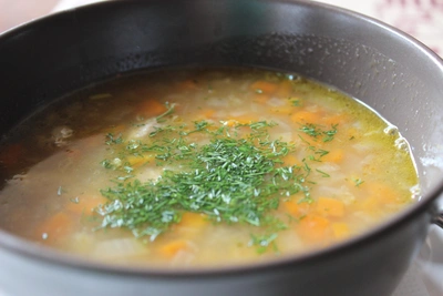 Суп с сосисками за 20 минут: рецепт для ленивых