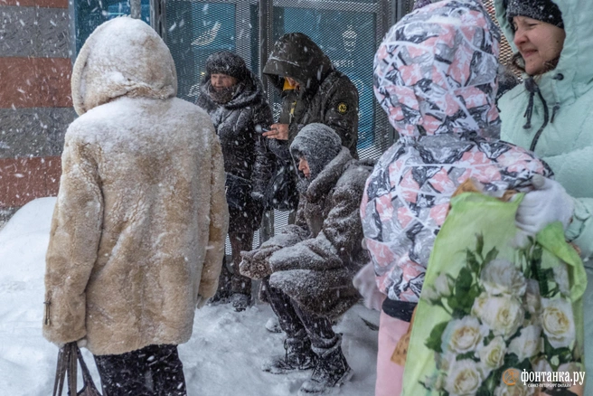 На работу выходим уже с 12 января | Источник: Михаил Огнев / FONTANKA.RU